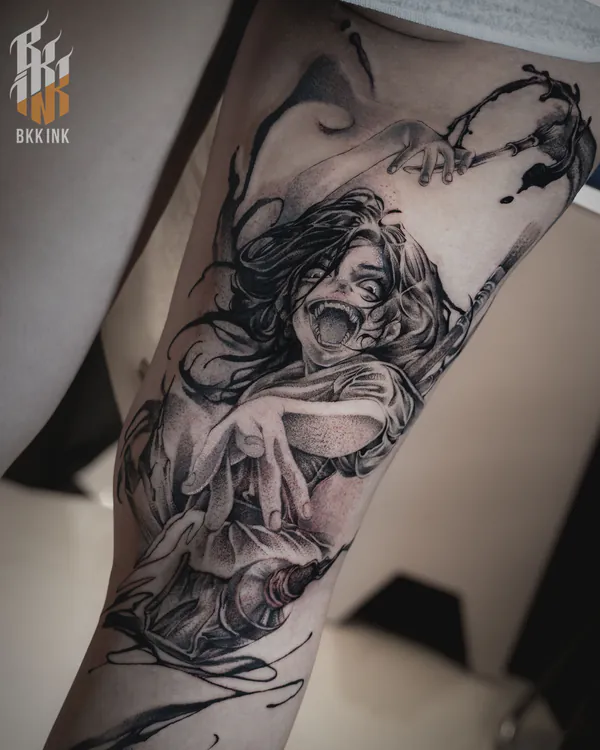 Dark horror screaming woman thigh tattoo Bangkok by Mo
